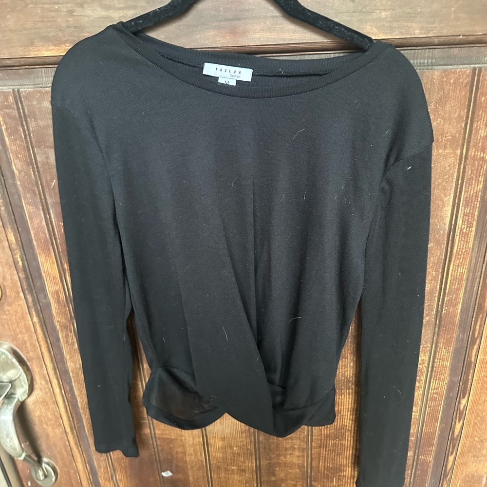 Favlux Black Top with twist front, size M, EUC